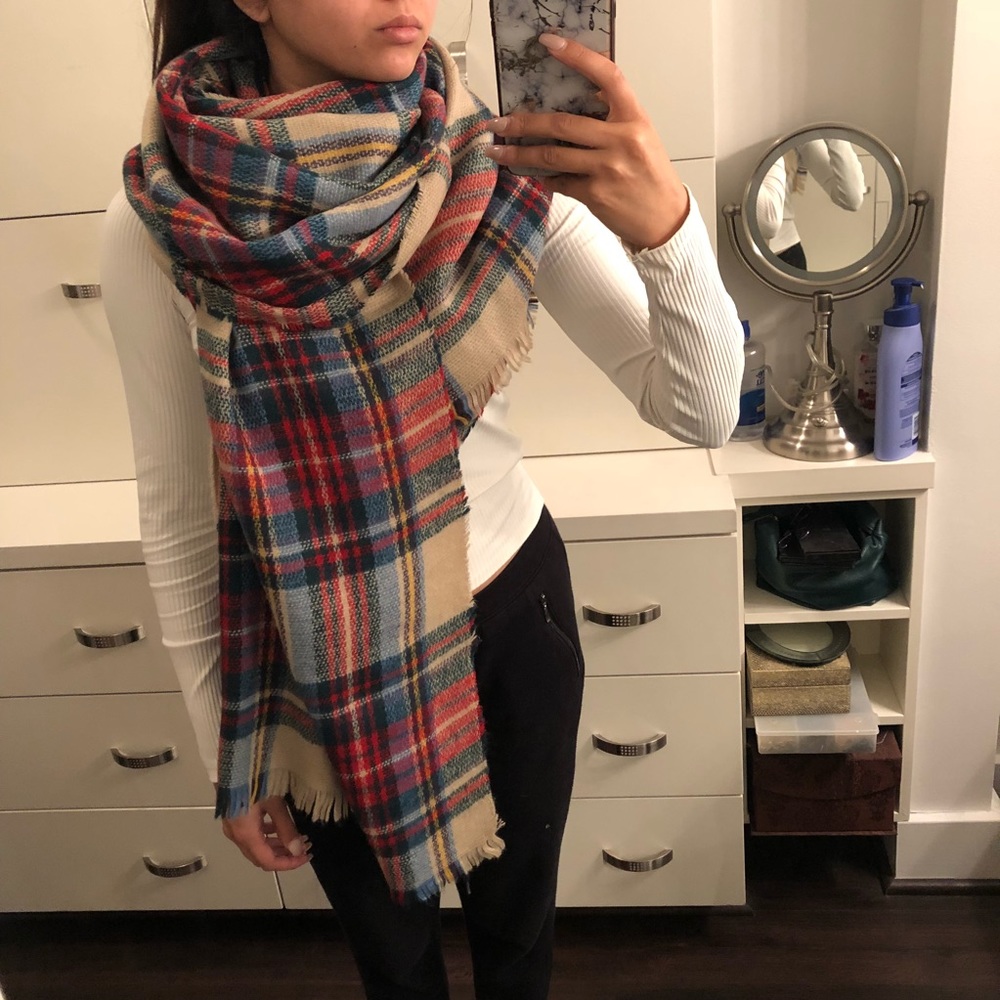 ZARA plaid blanket scarf - BLOGGER FAVORITE!